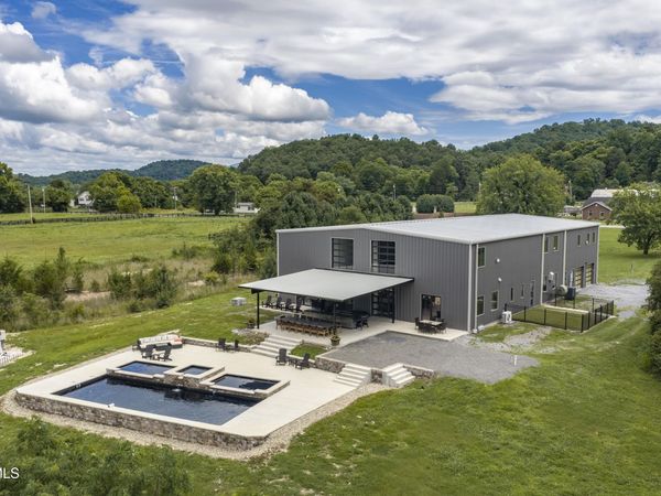 809 South Austin Springs Road, Johnson City, TN 37601