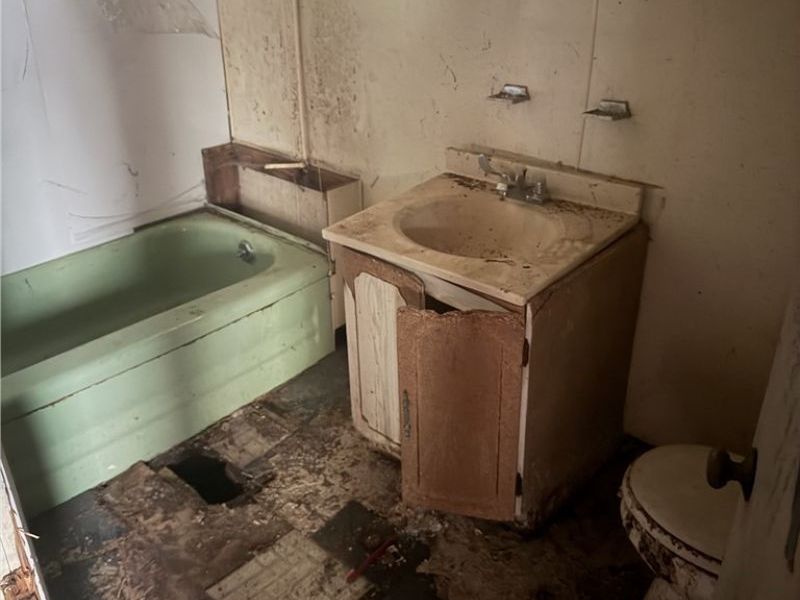 2183 E 31st Street , Cleveland, OH 44115 Photo 8