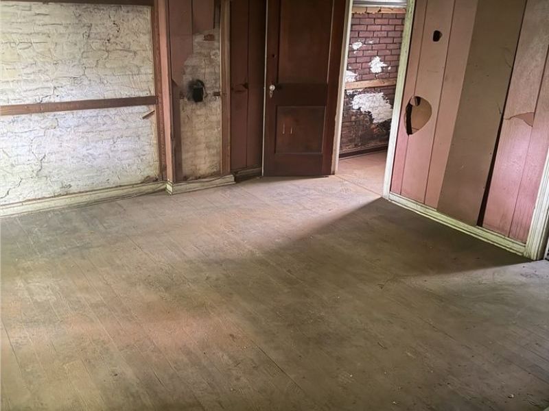 2183 E 31st Street , Cleveland, OH 44115 Photo 9