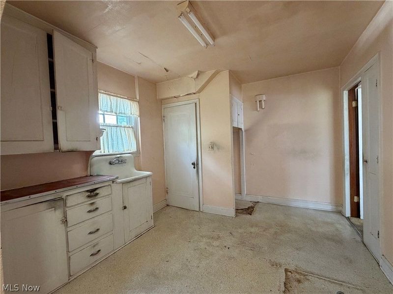 670 Kinsman Street NW, Warren, OH 44483 Photo 6