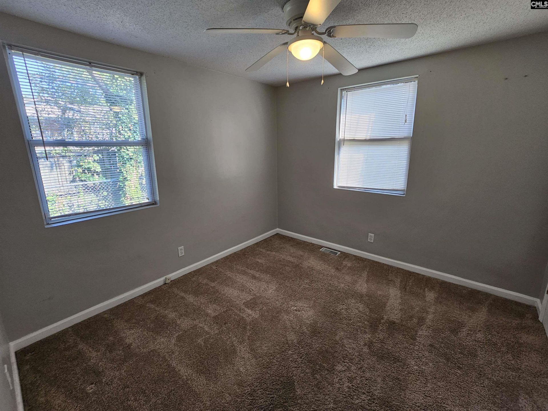 802 Kilbourne Road  Photo 10