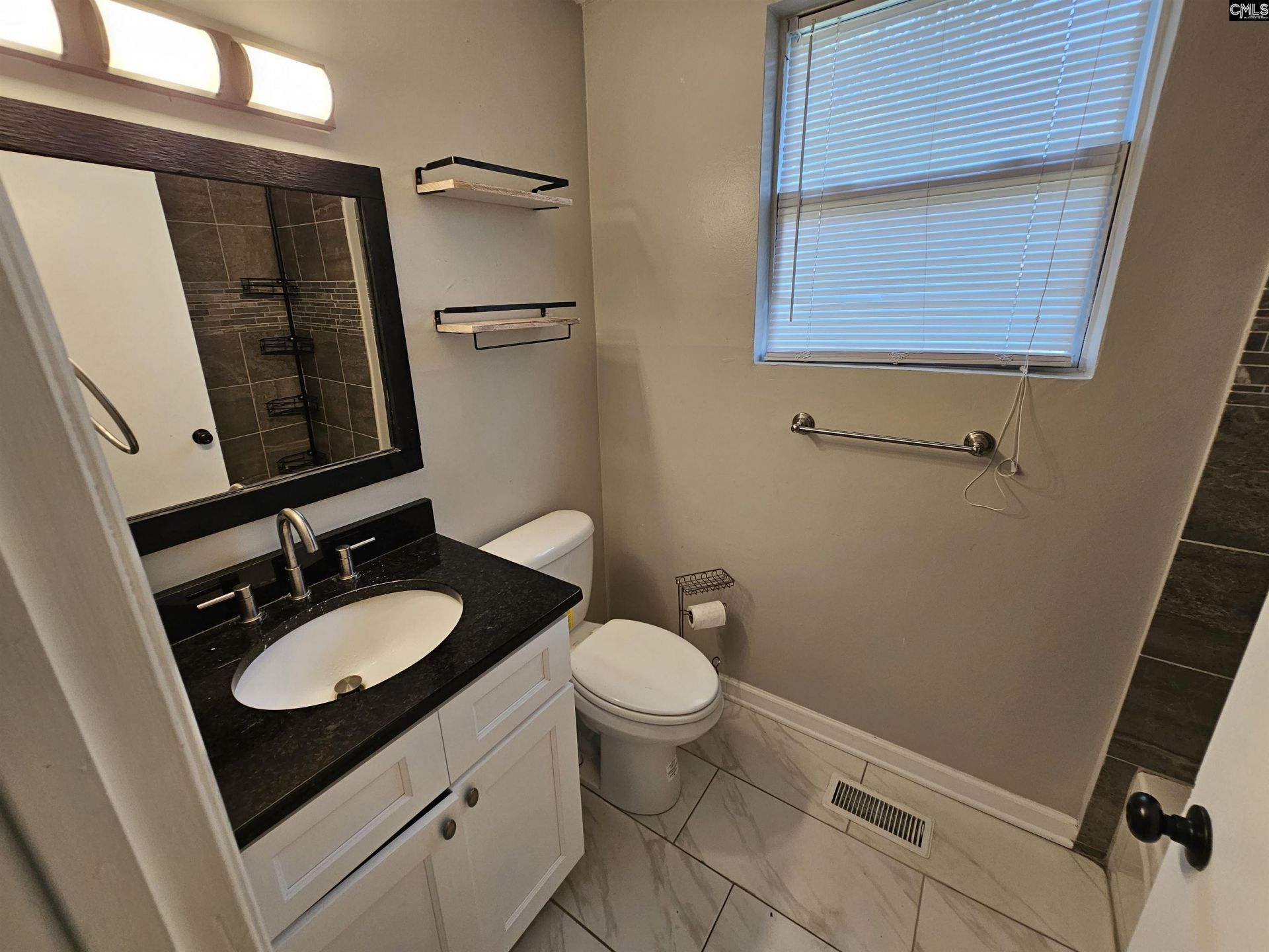802 Kilbourne Road  Photo 11