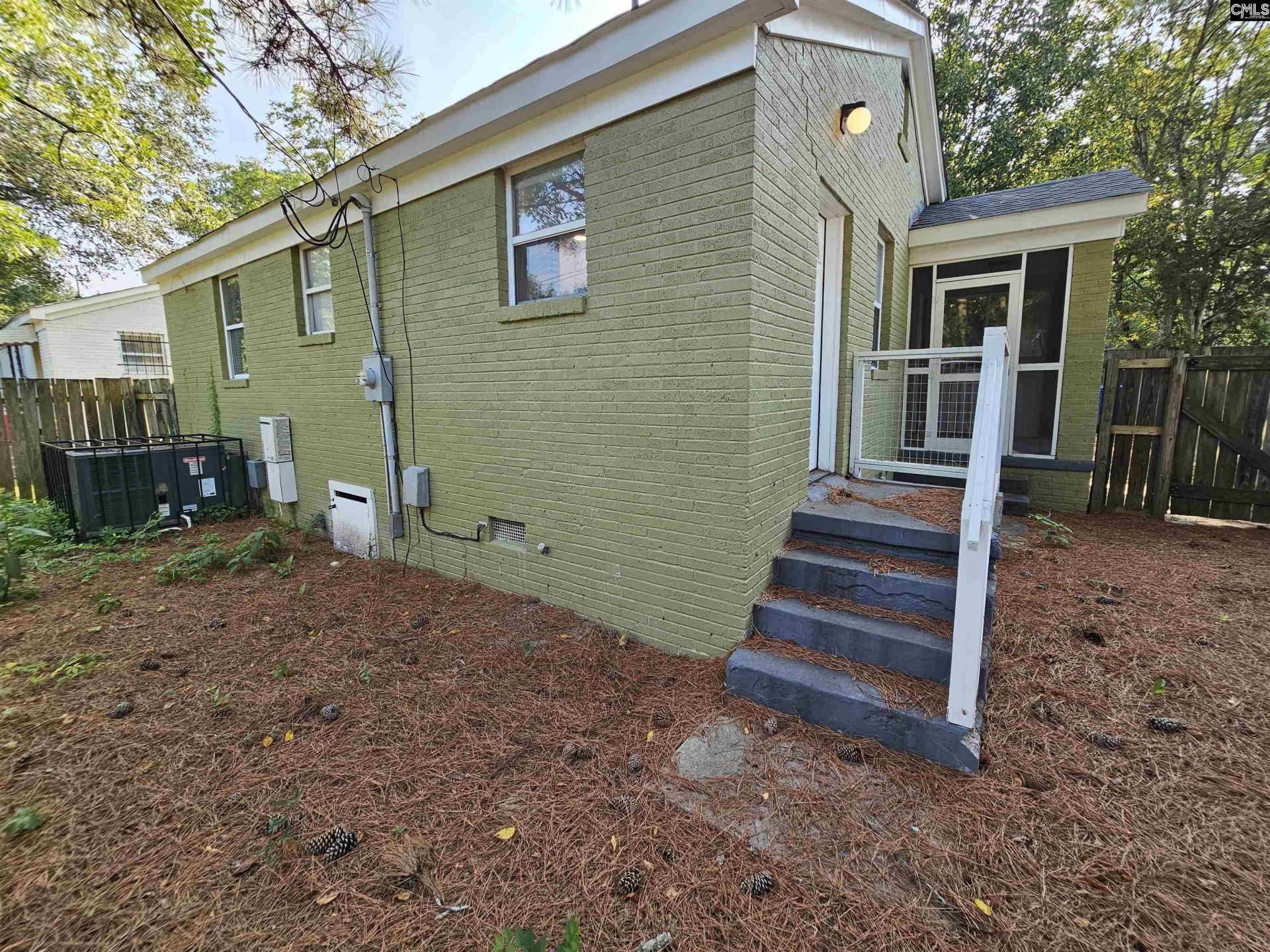802 Kilbourne Road  Photo 16