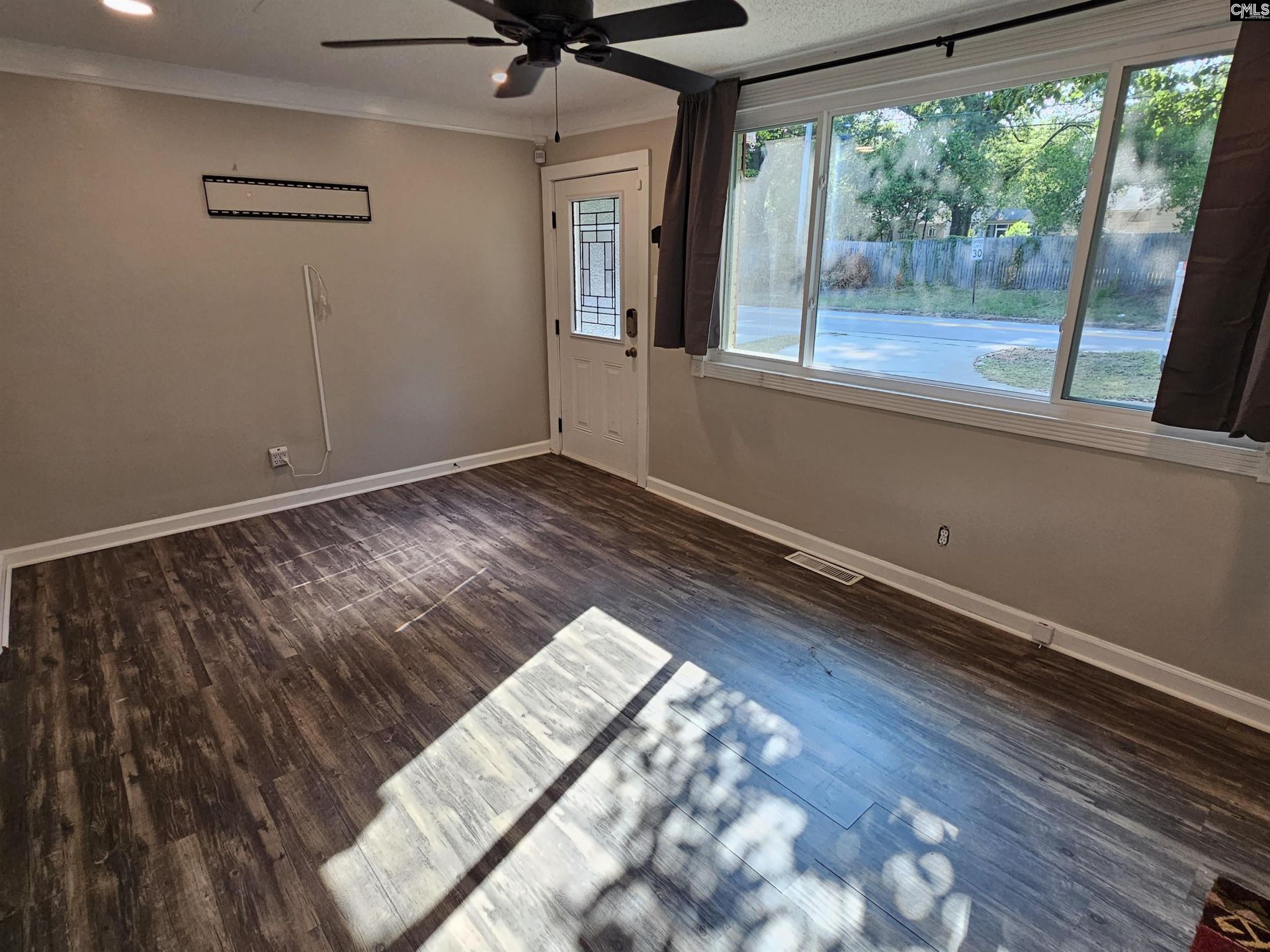 802 Kilbourne Road  Photo 4
