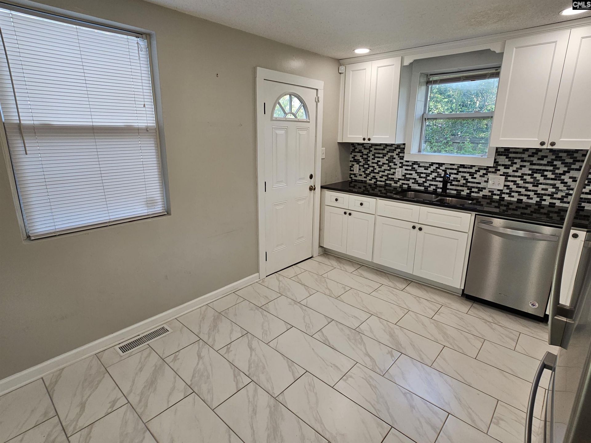 802 Kilbourne Road  Photo 8