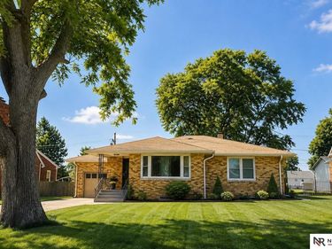 4139 M Street, Omaha, NE 68049