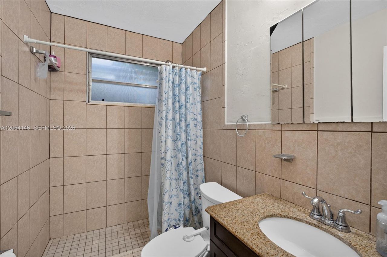 210 E 10th St, Hialeah, FL 33010 Photo