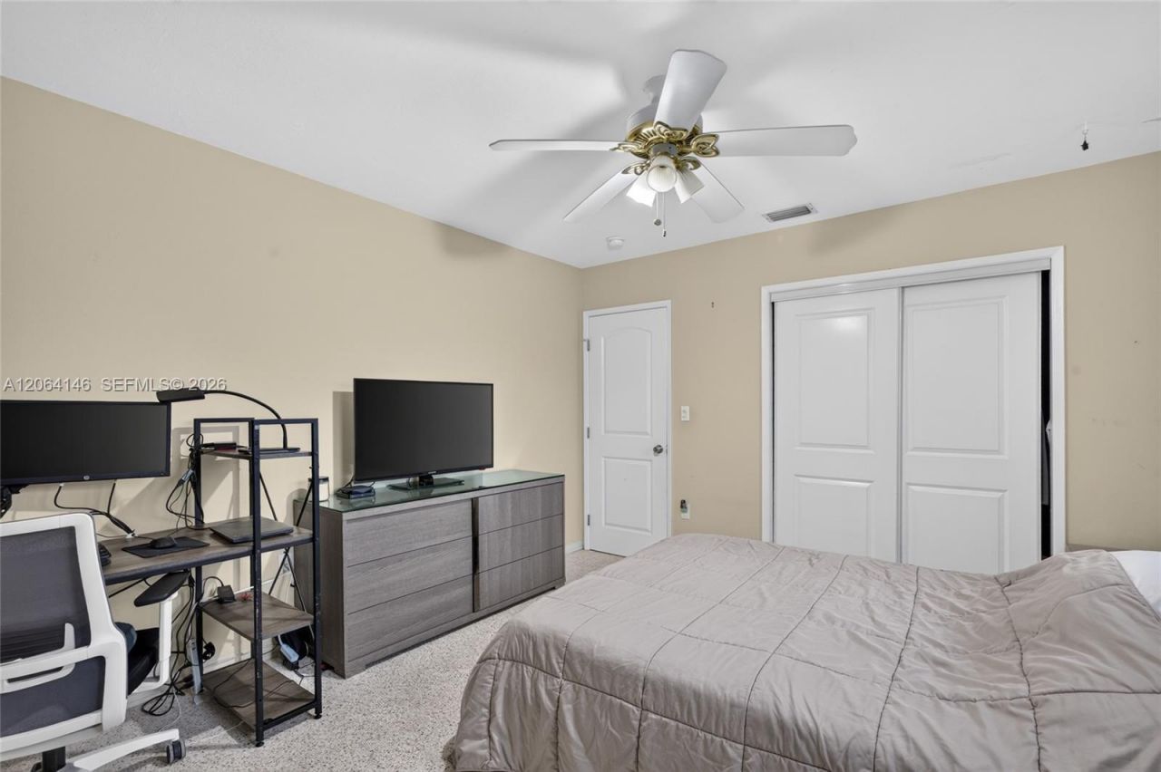 210 E 10th St, Hialeah, FL 33010 Photo