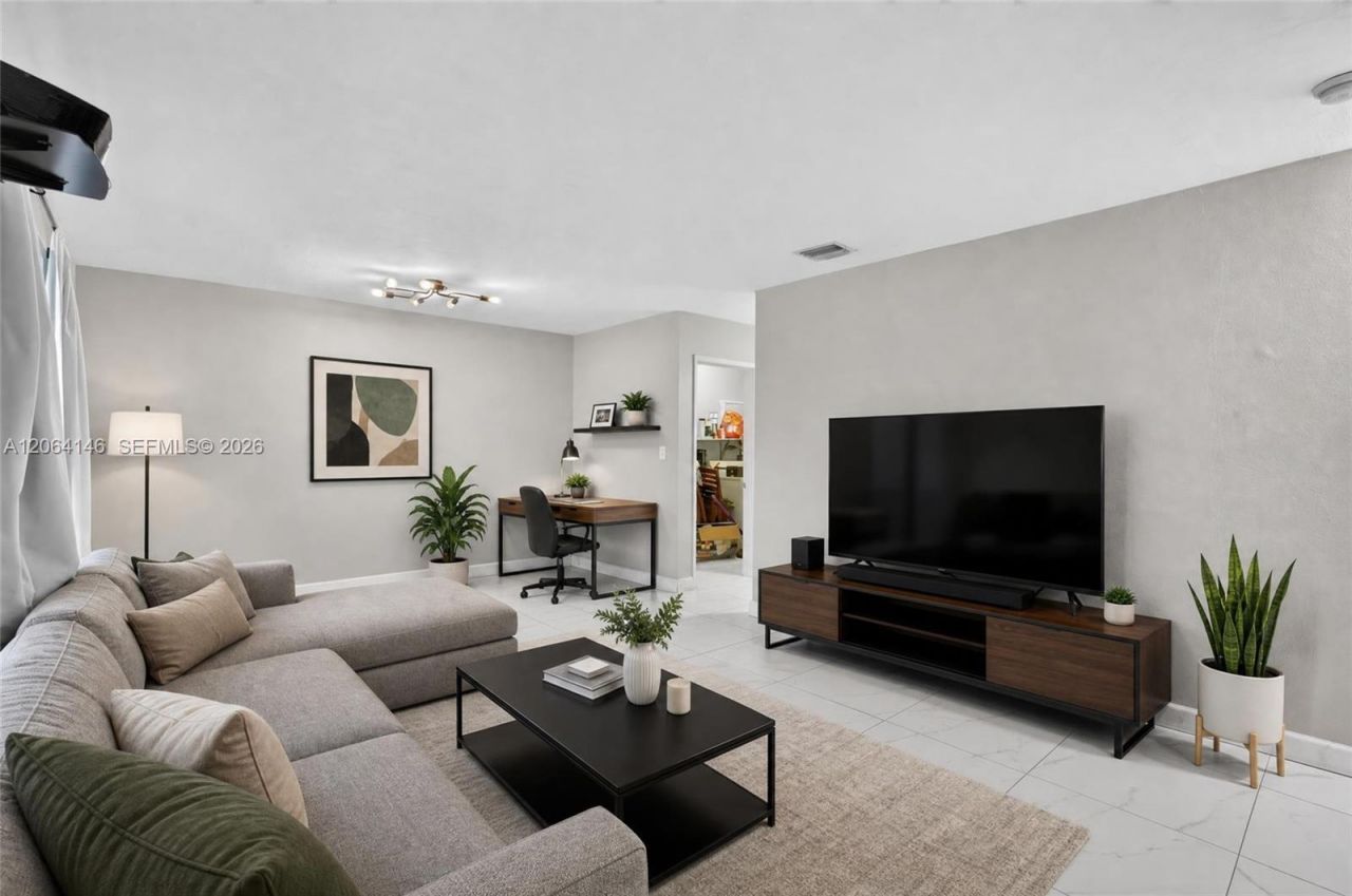 210 E 10th St, Hialeah, FL 33010 Photo