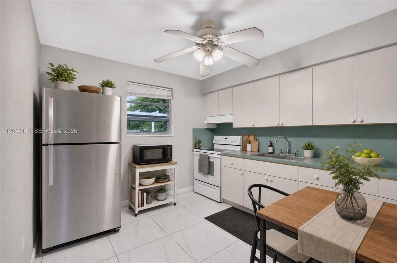 210 E 10th St, Hialeah, FL 33010 Photo