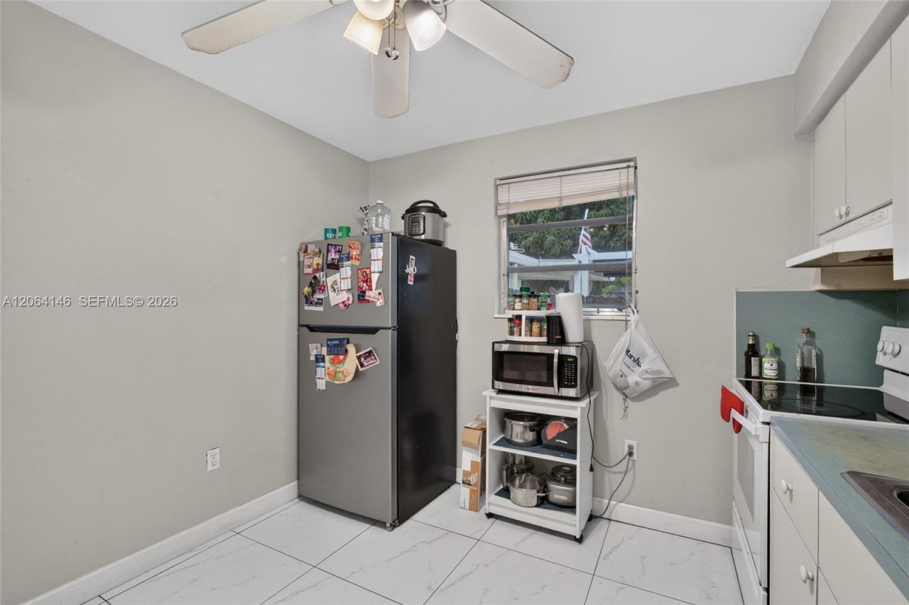 210 E 10th St, Hialeah, FL 33010 Photo