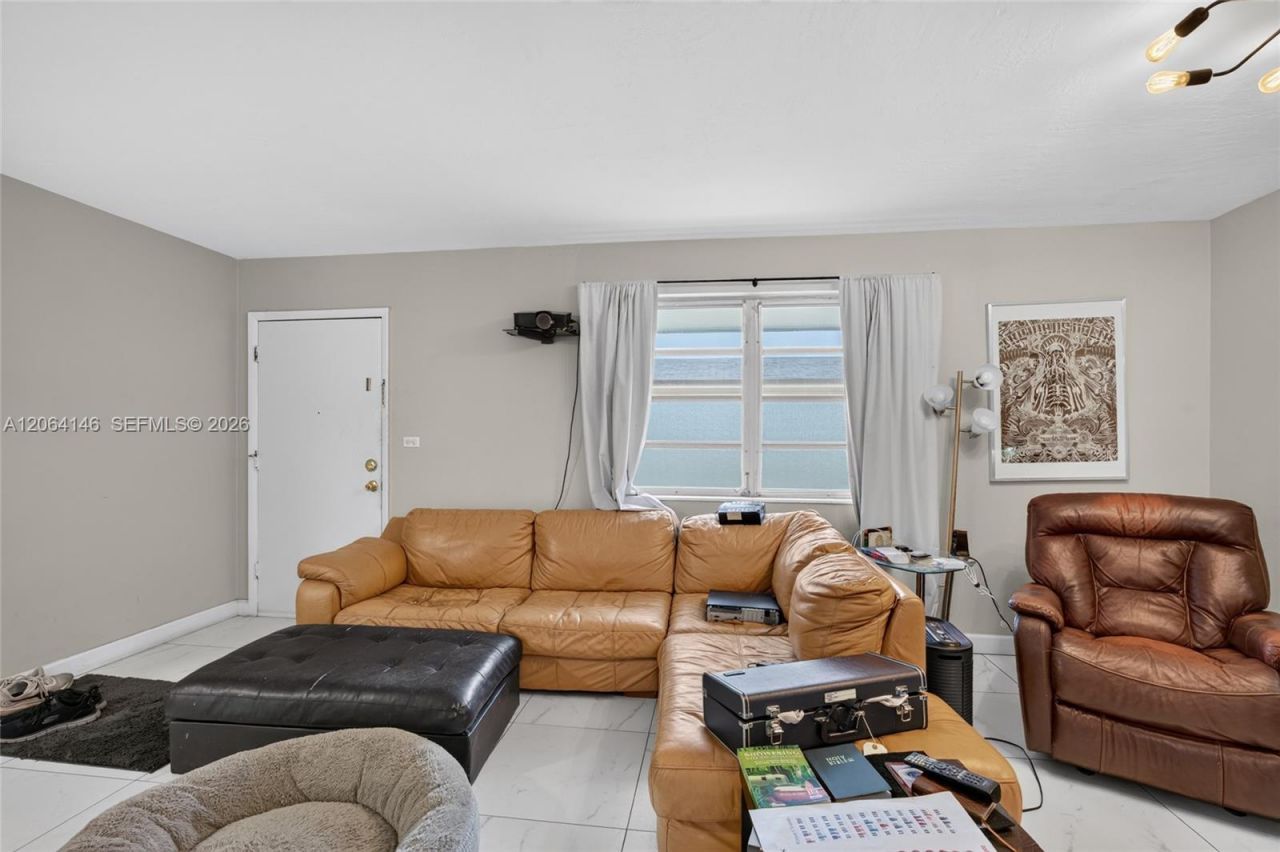 210 E 10th St, Hialeah, FL 33010 Photo