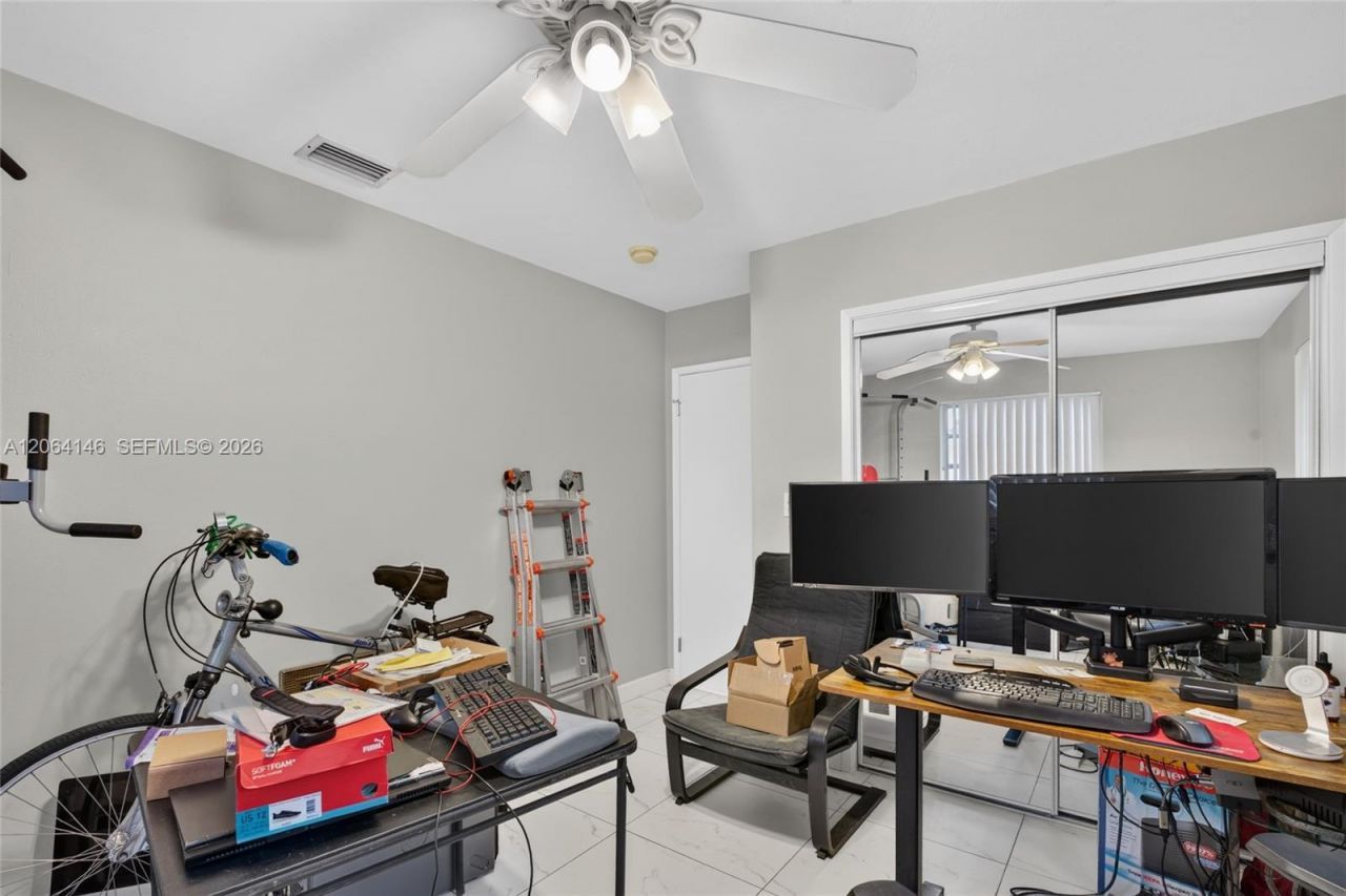 210 E 10th St, Hialeah, FL 33010 Photo