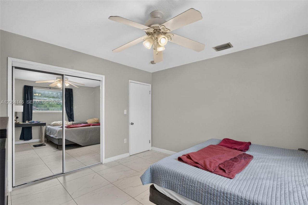 210 E 10th St, Hialeah, FL 33010 Photo