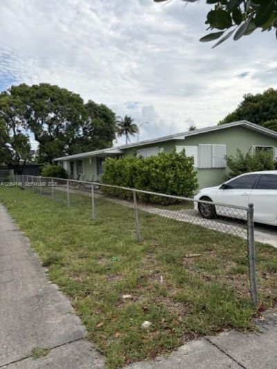 210 E 10th St, Hialeah, FL 33010 Photo