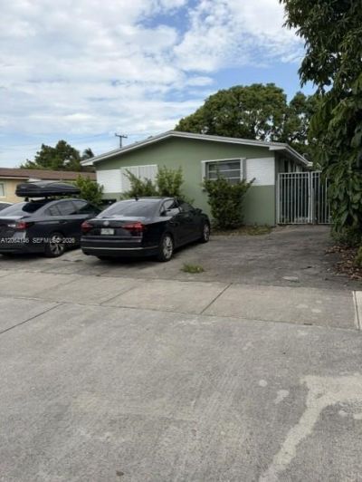 210 E 10th St, Hialeah, FL 33010 Photo