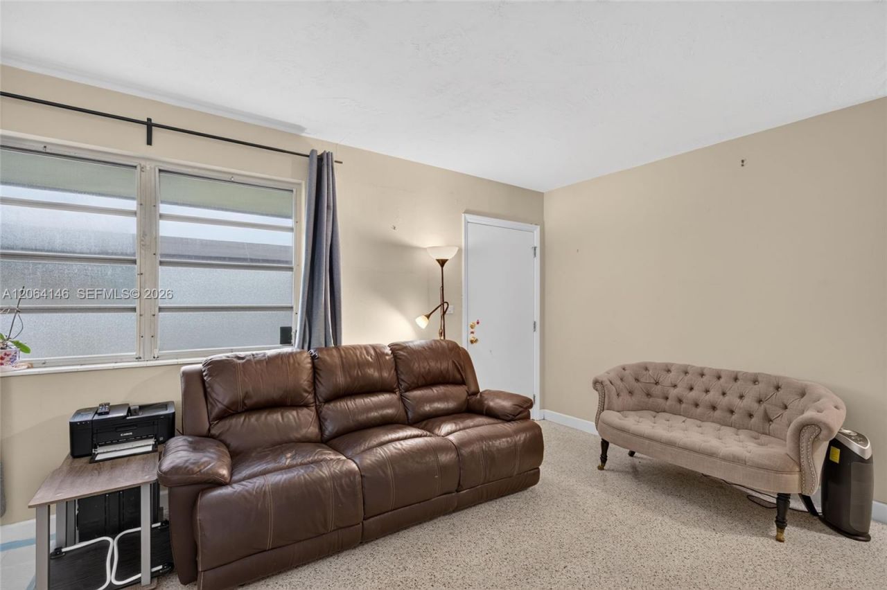 210 E 10th St, Hialeah, FL 33010 Photo