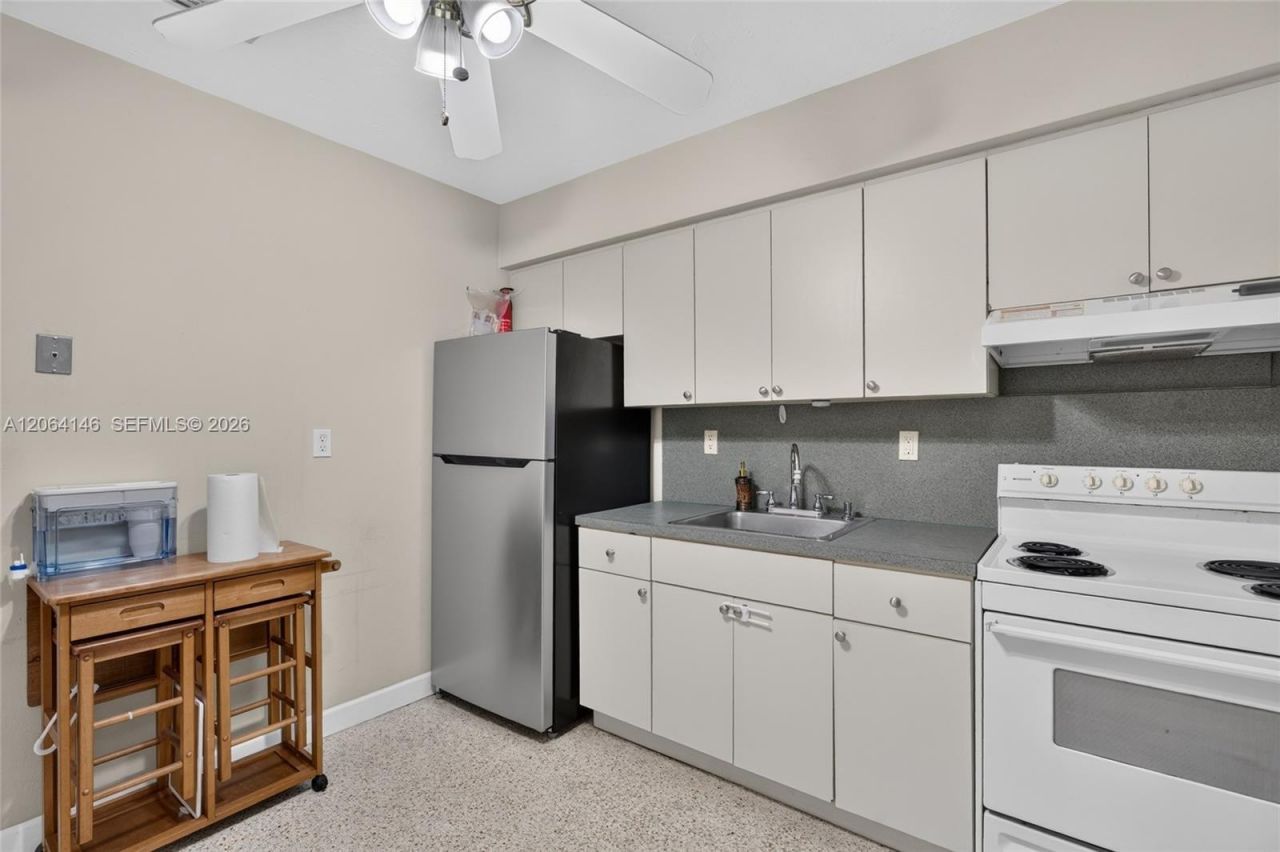 210 E 10th St, Hialeah, FL 33010 Photo