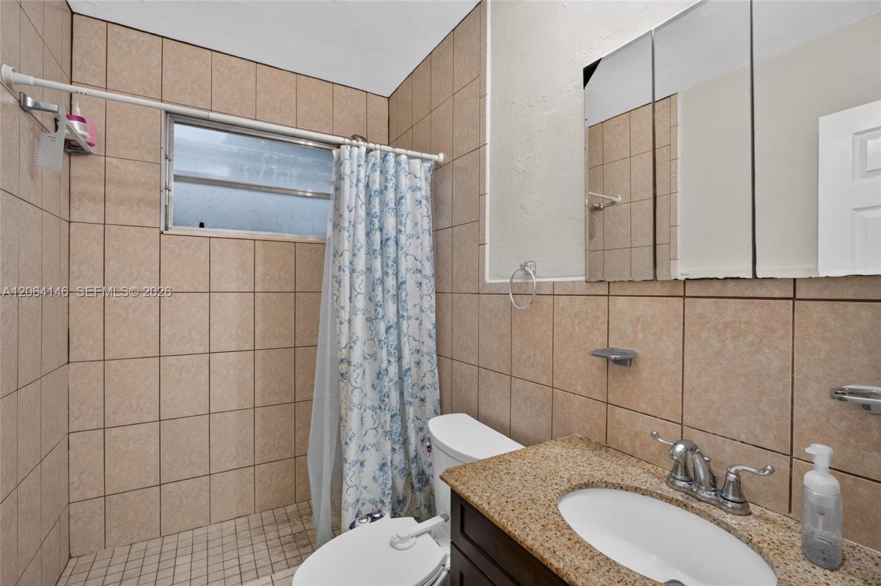 210 E 10th St, Hialeah, FL 33010 Photo