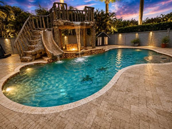 18758 NW 78th Pl, Hialeah, FL 33015