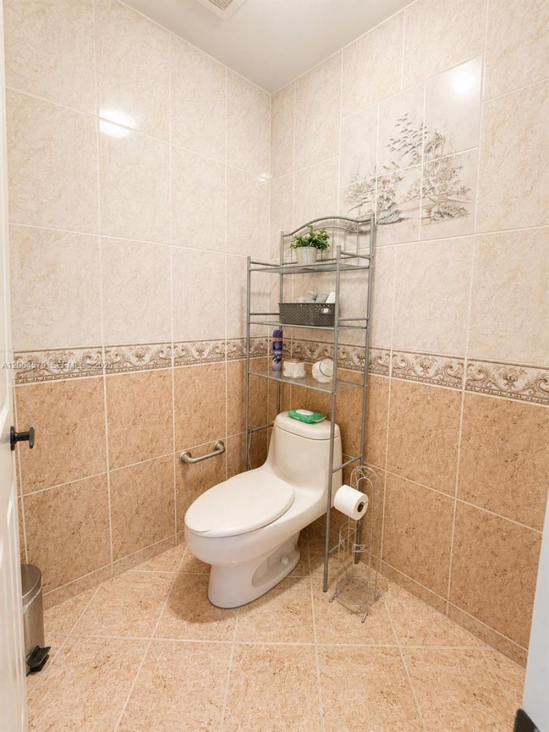 18758 NW 78th Pl, Hialeah, FL 33015 Photo