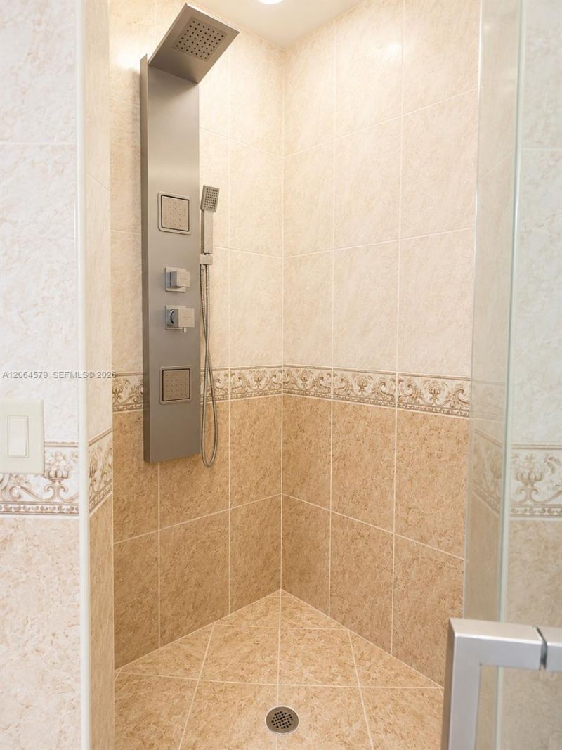 18758 NW 78th Pl, Hialeah, FL 33015 Photo