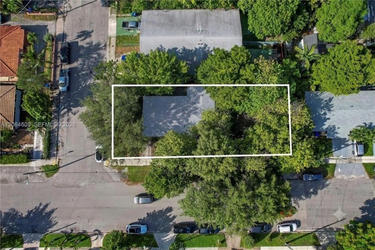 1233 SW 13th St, Miami, FL 33145 Photo