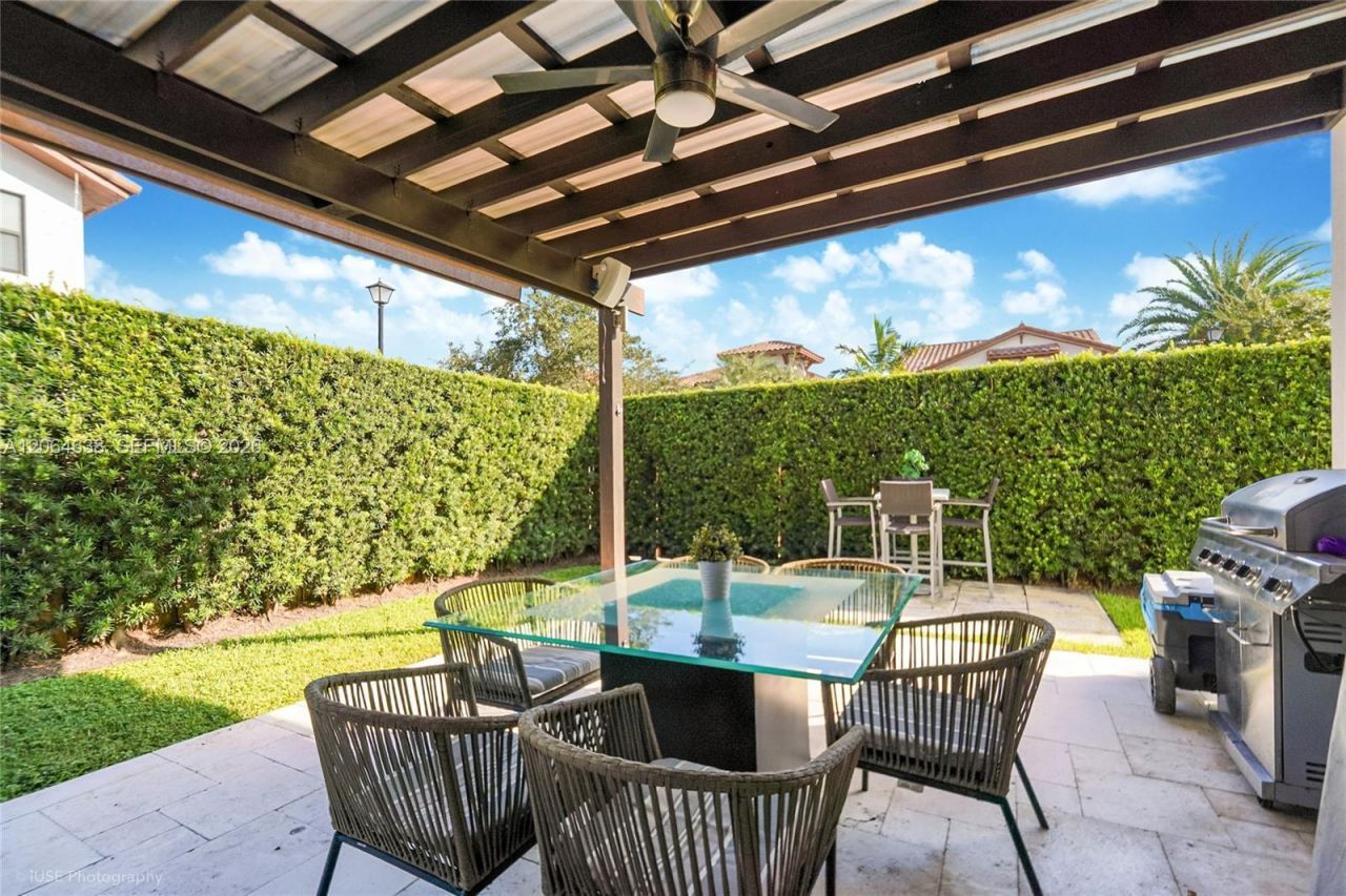 8723 NW 102nd Pl , Doral, FL 33178 Photo