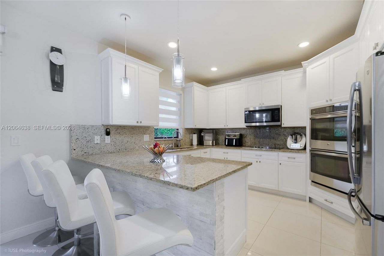8723 NW 102nd Pl , Doral, FL 33178 Photo