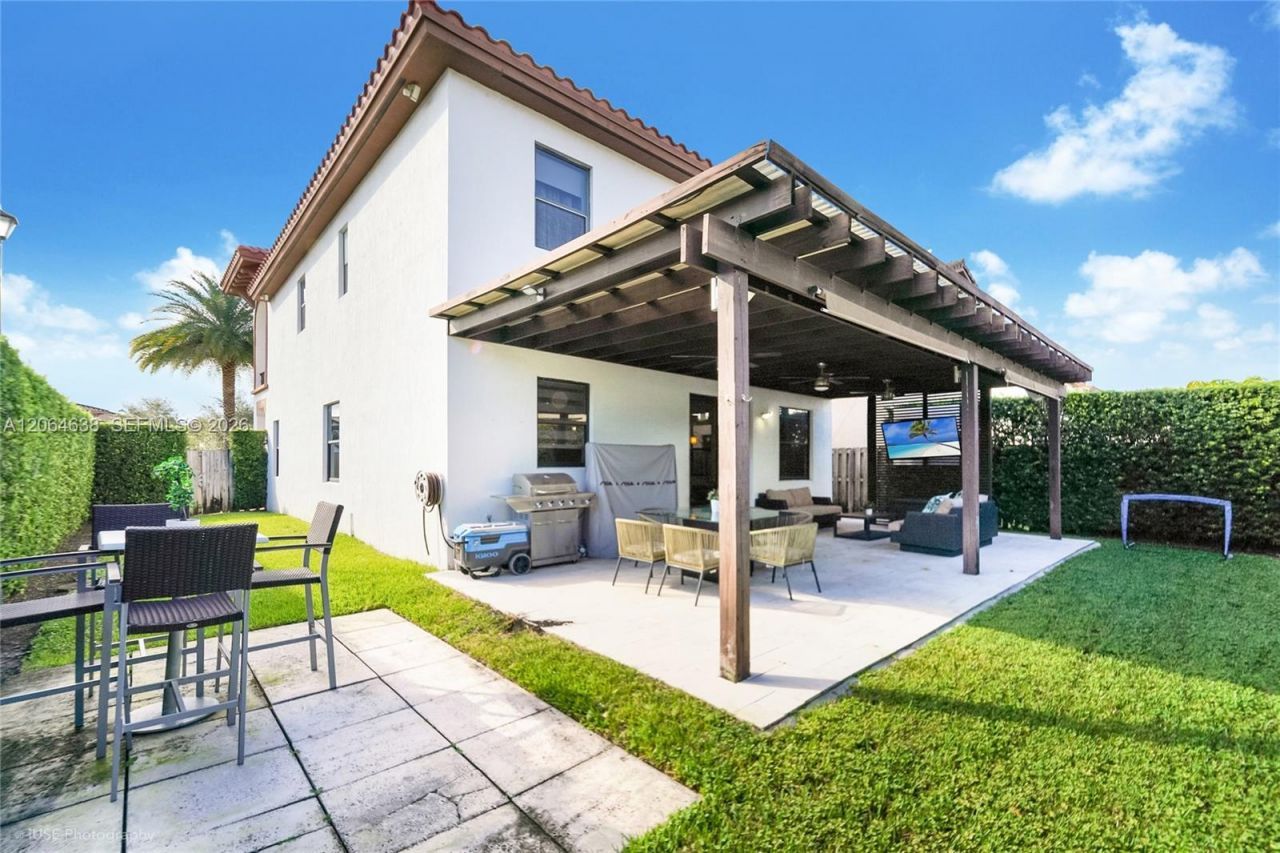 8723 NW 102nd Pl , Doral, FL 33178 Photo