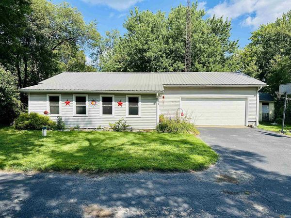 3634 E Conwell Drive, Monticello, IN 47960