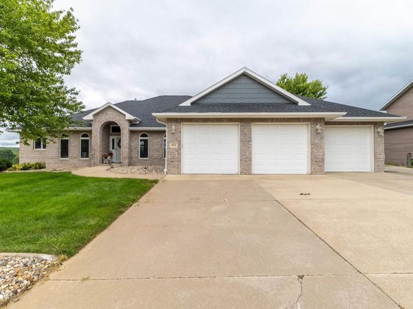 872 SPRINGBROOK DR, Hinton, IA 51024