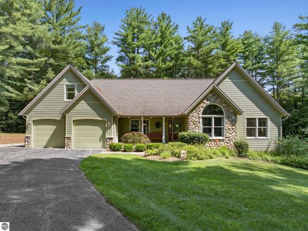 9626 Sugar Bush Run, Traverse City, MI 49685