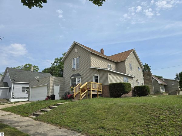 615 Maple Street, Cadillac, MI 49601