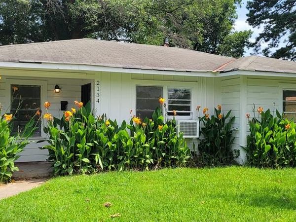2134 W College Street , Shreveport, LA 71103