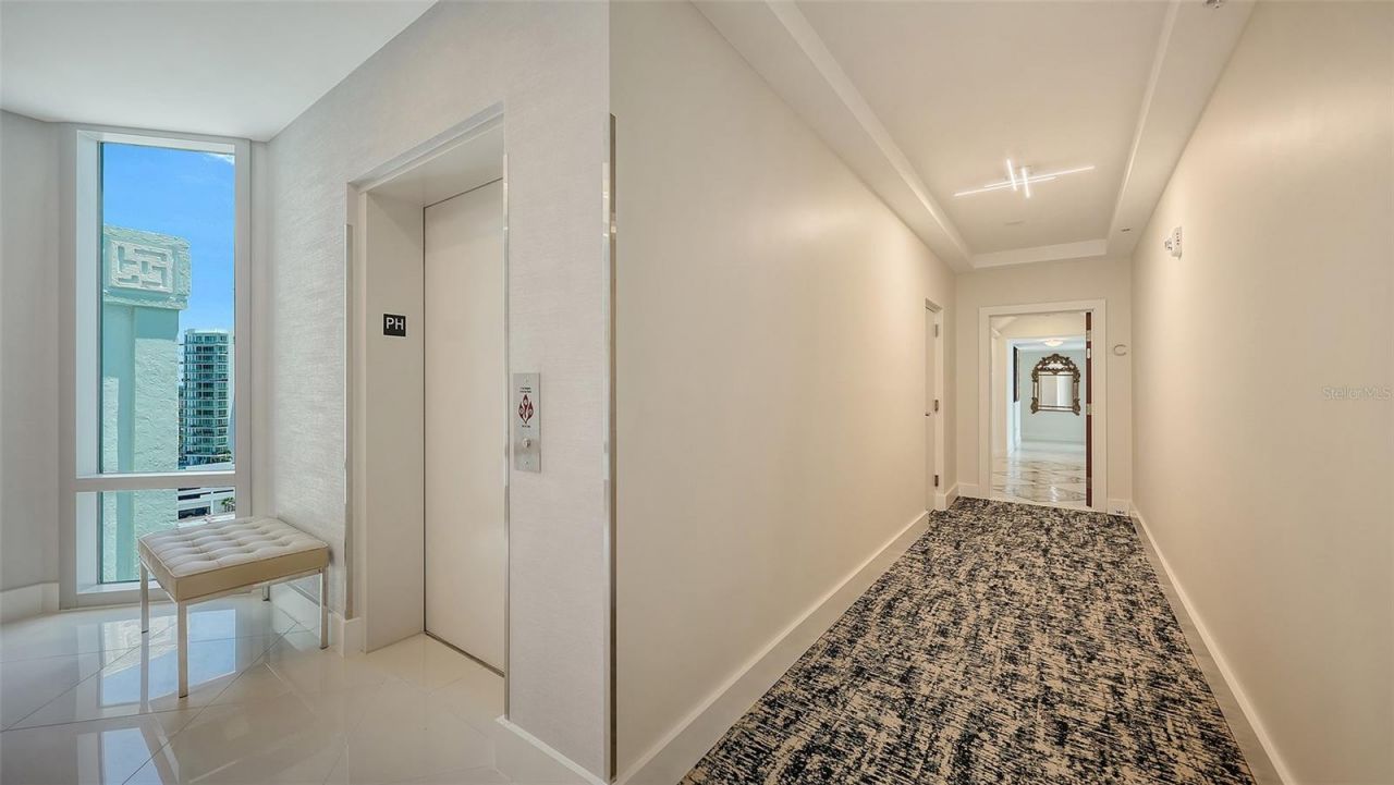 1111 N Gulfstream Avenue, Unit PH-C, Sarasota, FL 34236 Photo