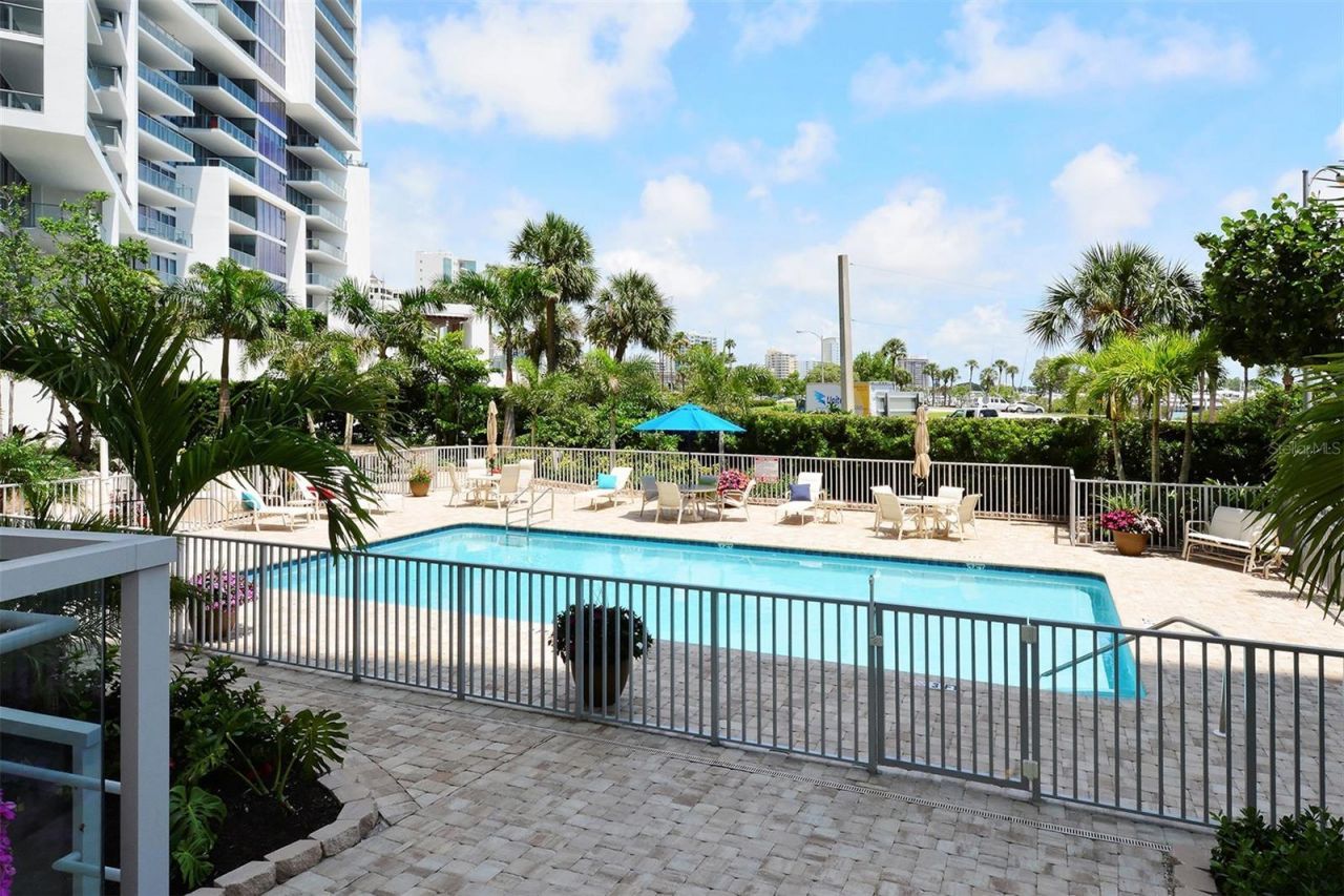 1111 N Gulfstream Avenue, Unit PH-C, Sarasota, FL 34236 Photo