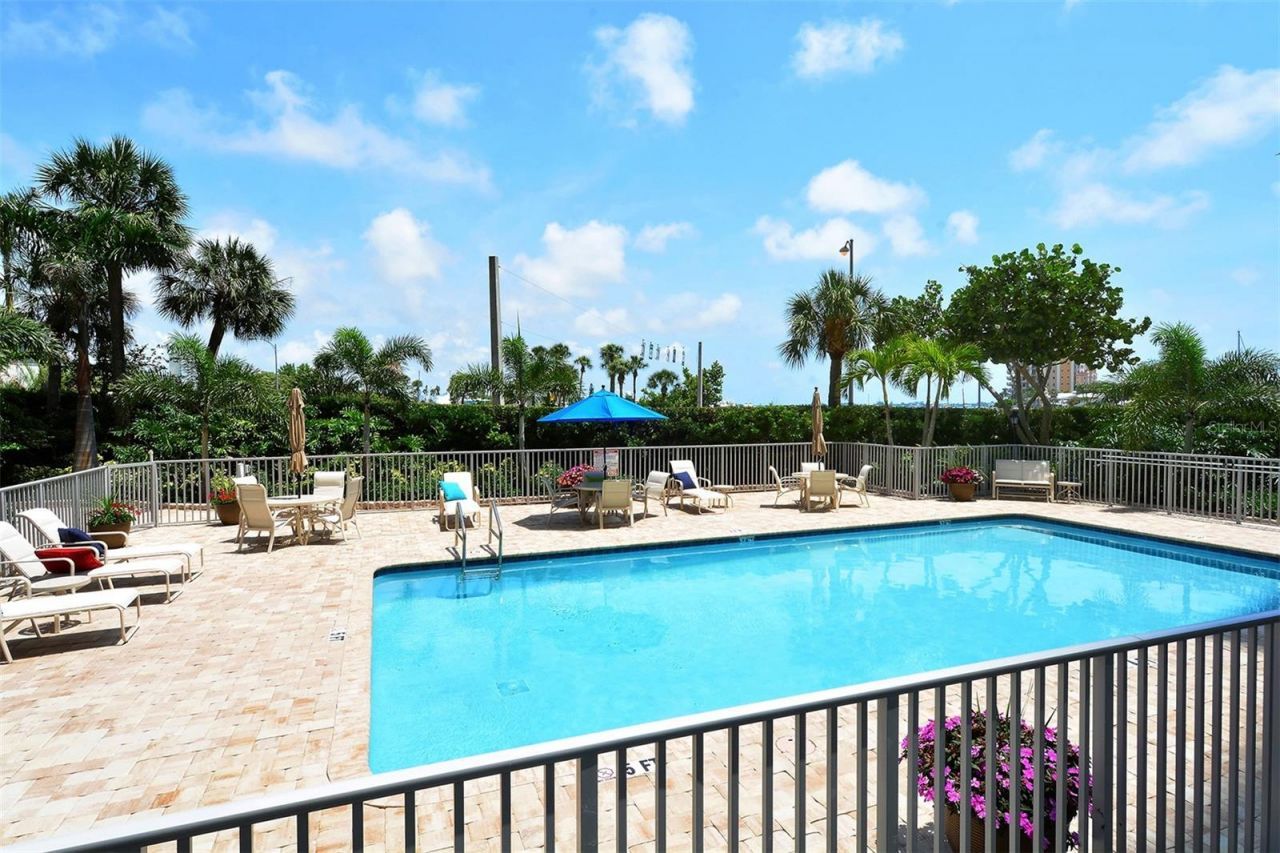 1111 N Gulfstream Avenue, Unit PH-C, Sarasota, FL 34236 Photo