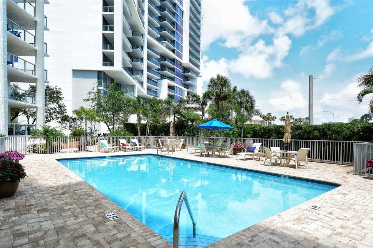 1111 N Gulfstream Avenue, Unit PH-C, Sarasota, FL 34236 Photo