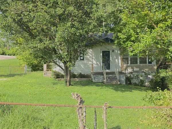 403 Gary Hills Dr , Clarksville, TN 37043