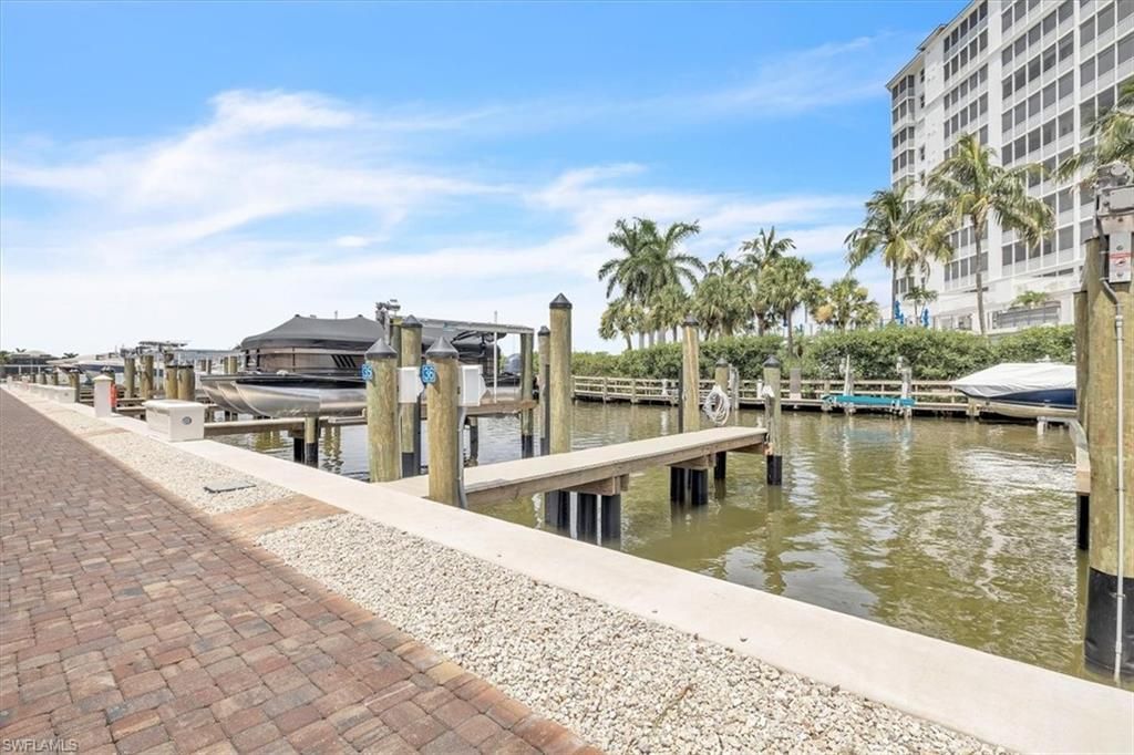 271 Southbay Dr, Unit 241, Naples, FL 34108 Photo