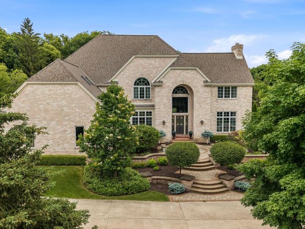 3230 Fordham Ct, Brookfield, WI 53005