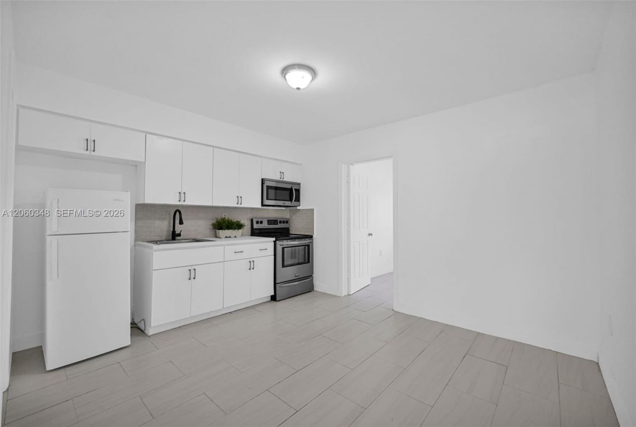 55 NE 165th St , Miami, FL 33162 Photo