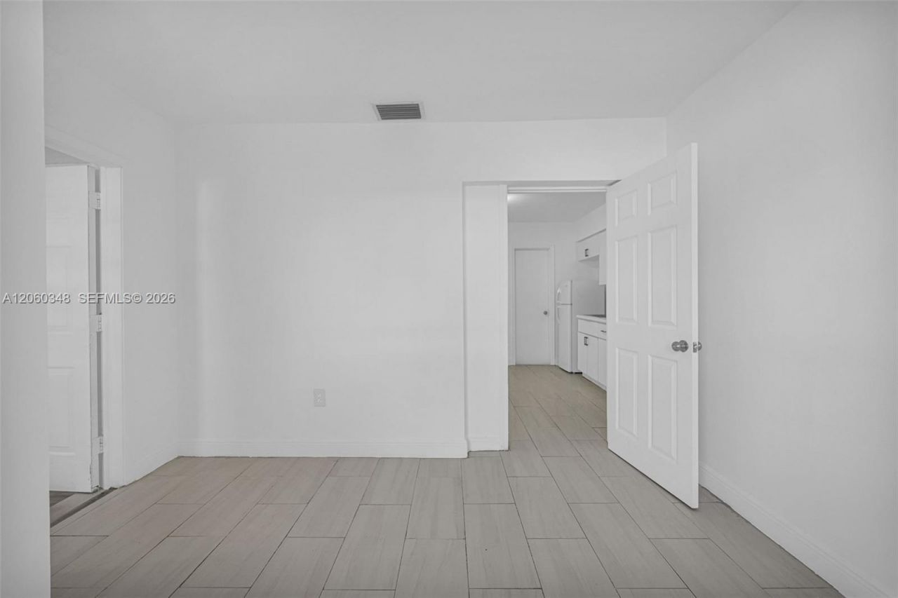 55 NE 165th St , Miami, FL 33162 Photo
