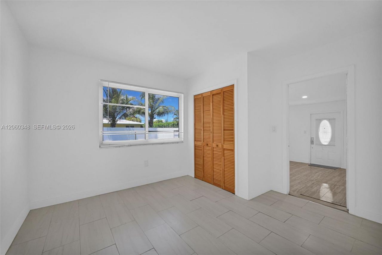 55 NE 165th St , Miami, FL 33162 Photo