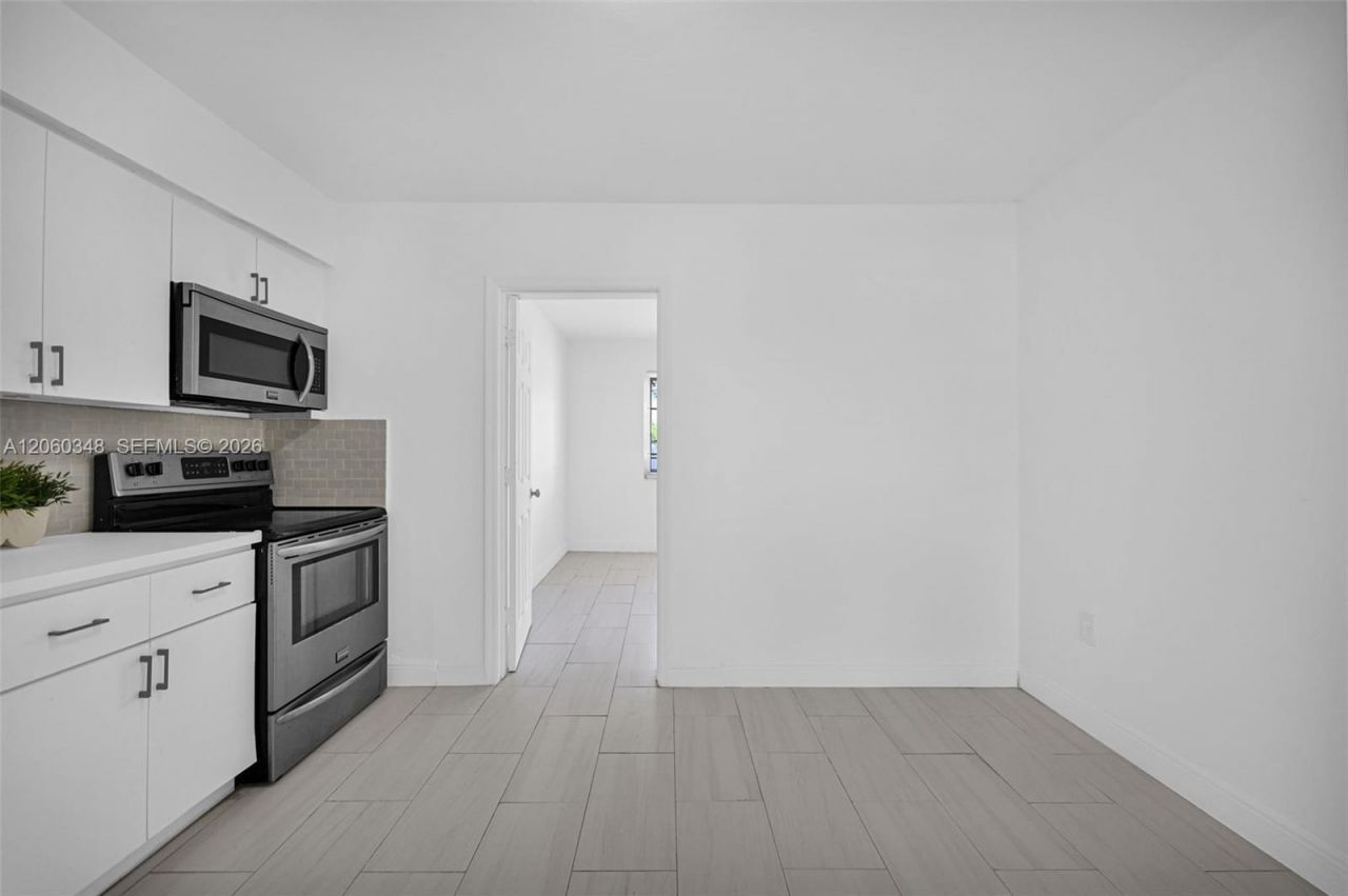 55 NE 165th St , Miami, FL 33162 Photo