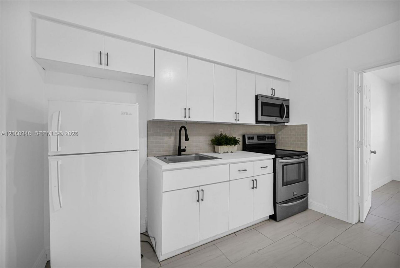 55 NE 165th St , Miami, FL 33162 Photo