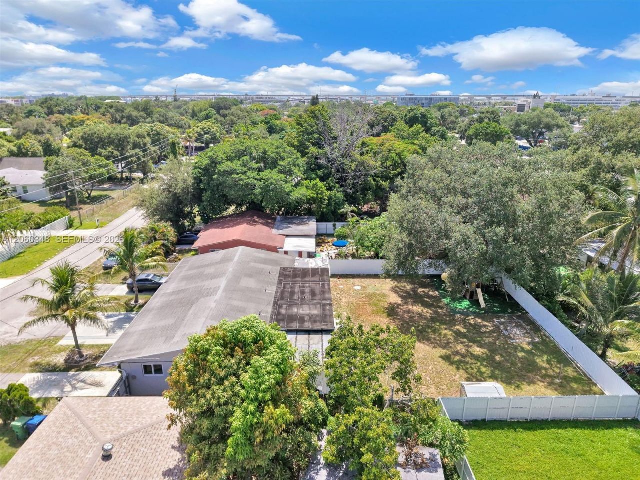 55 NE 165th St , Miami, FL 33162 Photo