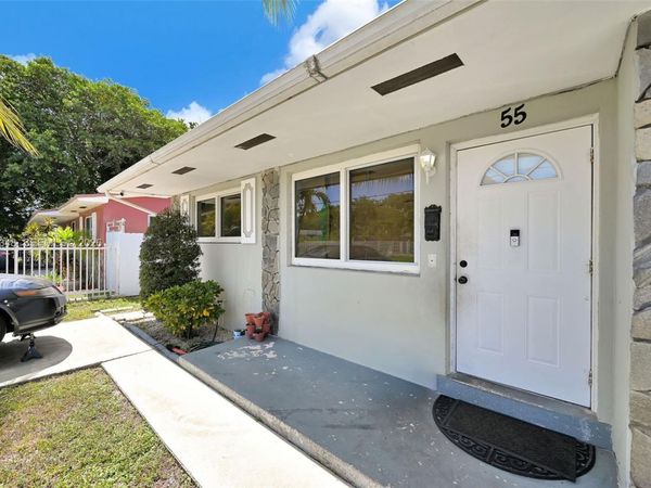 55 NE 165th St , Miami, FL 33162
