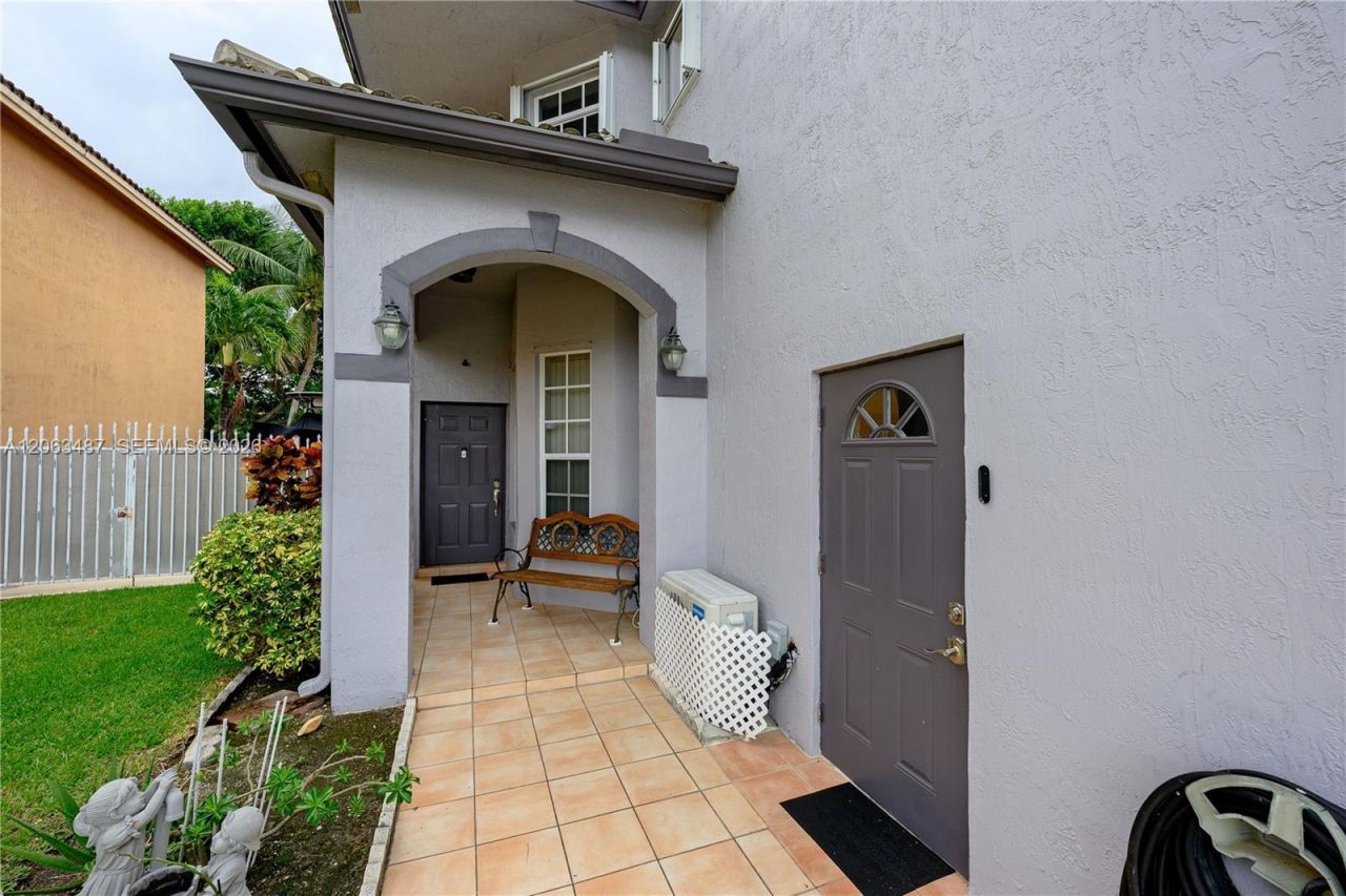 14835 SW 138th Ter, Miami, FL 33196 Photo